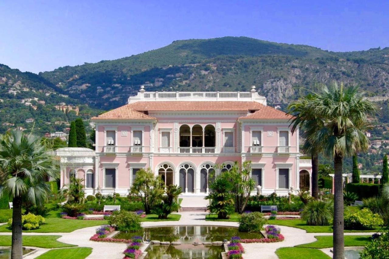 Hébergement de vacances Charming With Private Pool *