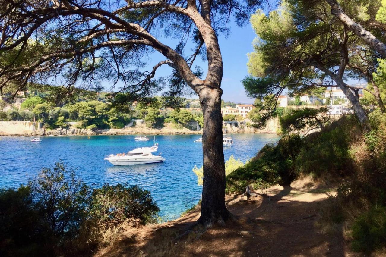 Charming With Private Pool Hébergement de vacances